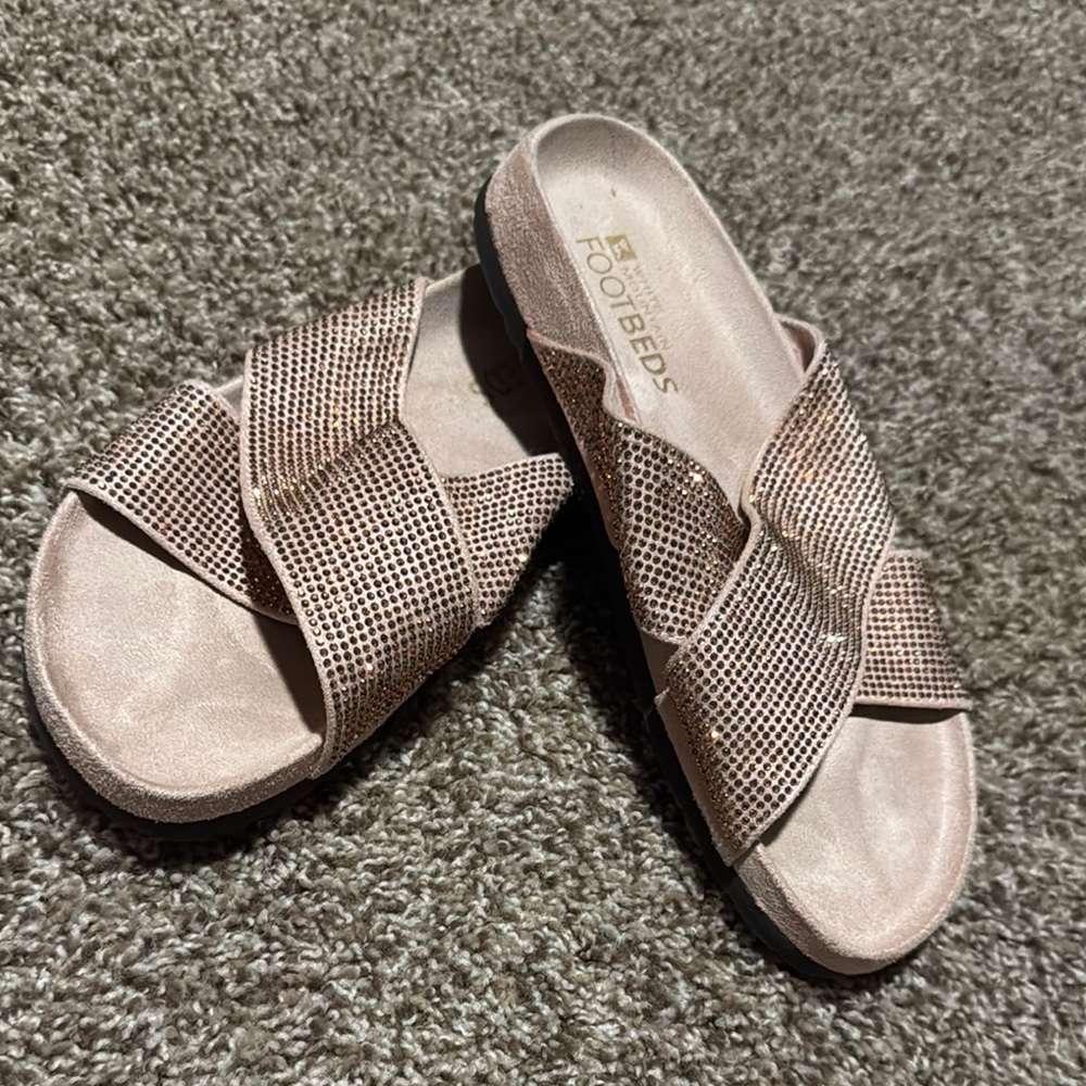 White Mountain footbeds embellished slide-on sandals (6) - EUC!